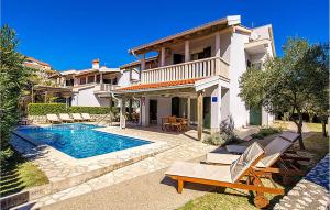 Gorgeous Apartment In Palit With House Sea View