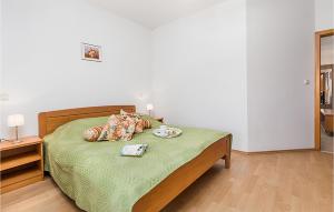 Gorgeous Apartment In Palit With House Sea View