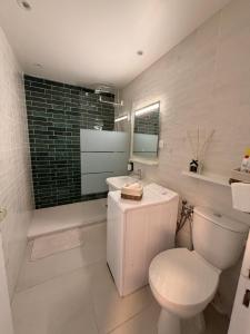 Cocon parisien avec balcon & parking privé