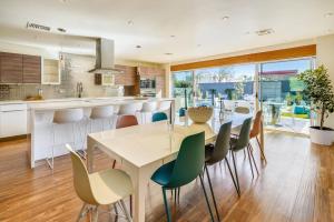 Indigo Oasis with Heated Pool Sleeps 20