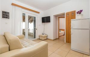 Stunning Home In Kampor