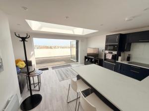 Roof Top Views- Central Broadstairs- Free Parking