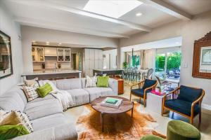 Modern Desert Home Heated Pool