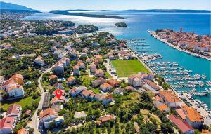 Gorgeous Apartment In Banjol With Wifi