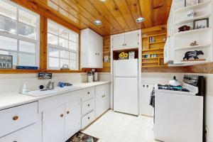 Crestline Charm