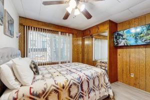 Crestline Charm