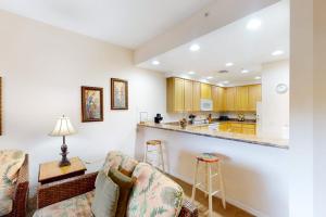 3rd floor condo w sauna hot tub shared pools balcony gym near theme parks