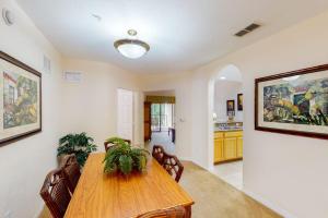 3rd floor condo w sauna hot tub shared pools balcony gym near theme parks