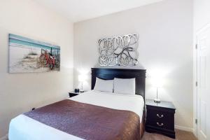 1st floor condo near theme parks gym tennis court pools