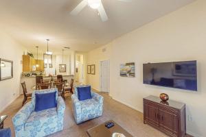 Second floor condo w balcony basketball court gym tennis court sauna