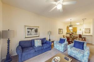 Second floor condo w balcony basketball court gym tennis court sauna