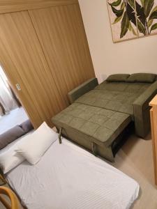 Near MOA & NAIA - Condo for 6, Wi-Fi, PS4, Netflix