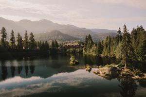Nita Lake Lodge