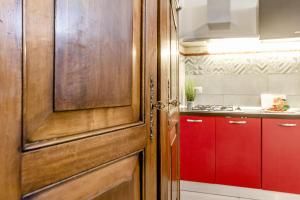 Santa Chiara Apartment - Self Check-in H24 - Wi-Fi veloce - Vicino al centro