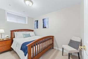 Bright 2BR Lower Suite for 6, Vancouver, Near UBC, Beach & Downtown
