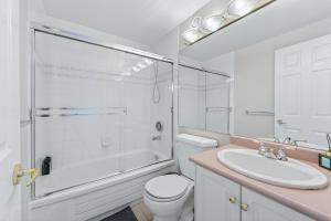 Bright 2BR Lower Suite for 6, Vancouver, Near UBC, Beach & Downtown