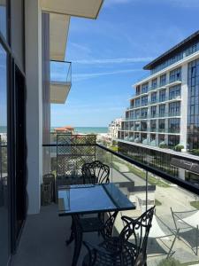 Stylish Apartment with Sea view and Balcony- Lighthouse 1