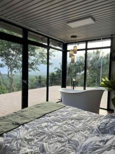 Glass Cabin w Hot Tub and Wi-Fi