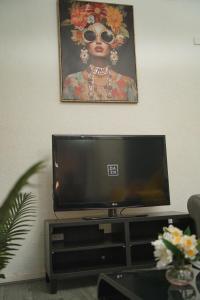 4 Bedroom House Sleeps 8 Free Parking & WiFi