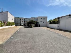 Appartement 6 pers avec balcon, piscine et accès direct plage à La Tranche-sur-Mer - FR-1-194-195
