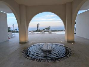 Penthouse Paradise, Arch & Ocean Views, Private Pool!