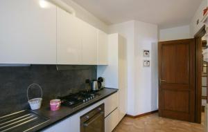 Amazing Apartment In Marina Di Carrara With House A Mountain View