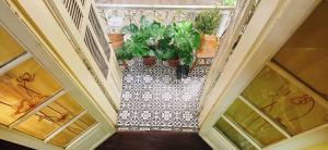 3-bed cozy apartment for 9 pax, locate in the most beautiful road in Hanoi Old Quarter