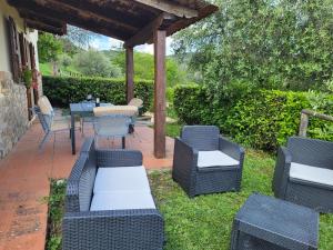 Farmhouse in Monte Santa Maria Tiberina with garden