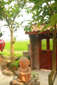 Y Van Cac Homestay Ninh Binh Art Heritage Cultural Rice Field View