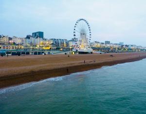 Modern Cosy, Two Beds, Close To City Centre And Seafront