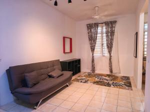 Cozy Seremban Stay, Sleeps 6 Guests
