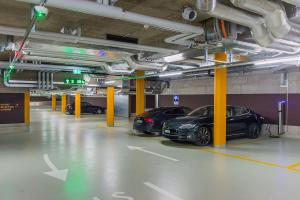 Hotel one66 (free parking garage)