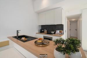 Maison Basil - holiday house with garden and parking