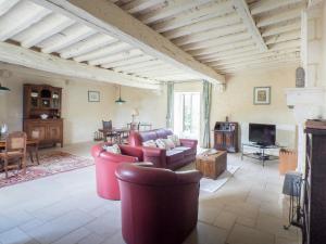 Holiday Home in Saint-Laurent-de-la-Salle with Pool