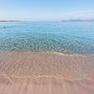 Spacious studio 4 minutes walk from the Beaches