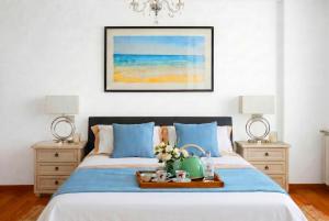 5&5 - Spacious, Bright, With FREE Private Parking