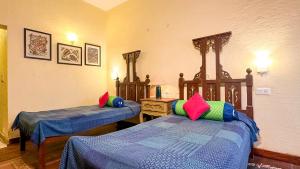 Wild Meadows by Levitate - Exclusive Dual Bedroom Chalet Open Sky View & Fully Equipped Kitchen
