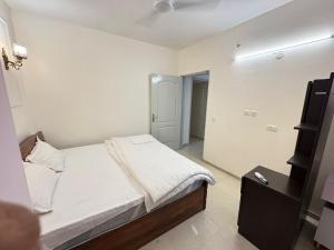 ZOOMSTAY, Gomti Nagar Extension, Near Palassio Mall & Ekana Stadium, Lucknow