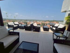 Mosaic condominium RoomBD64M