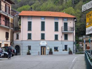 Casa Divio Lake and Orrido View BY ODO