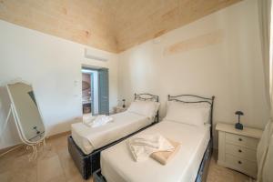 Trullo Vignaiolo with Private Pool in Ostuni