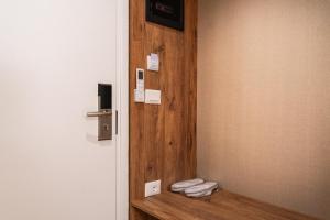 Modern Apartment with Balcony & Fast Wi-Fi & Self Check-in