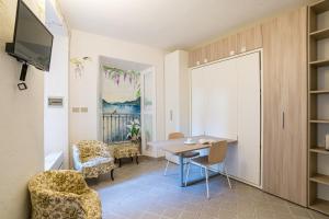 GuestHost - Wisteria Dreams - Comfy Studio-Flat
