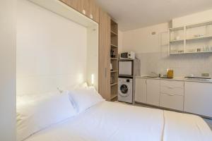 GuestHost - Wisteria Dreams - Comfy Studio-Flat