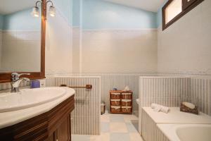 Capavila by Rentallorca