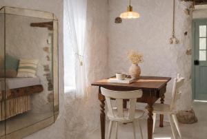 Charming garden apartment in a 1920s stone house