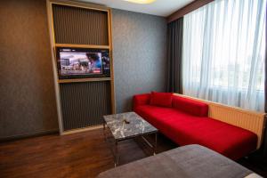 216 Eagle Palace Suite