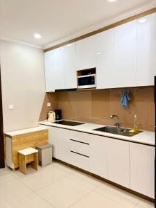 Luxury Sunrise Apartment Central - Premium Pool and Gym