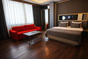 216 Eagle Palace Suite
