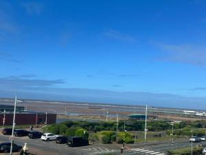 Great Modern Sea View Apartment on the Promenade